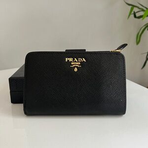 PRADA Saffiano Metal Compact Wallet Black